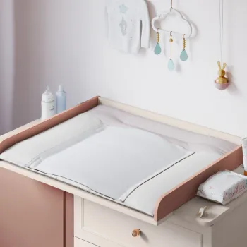 BABY ELEGANCE  PULT ZA POVIJANJE 